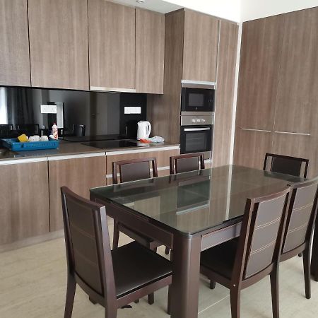 By The Sea Batu Ferringhi Beach Front Apartment Suite Bagian luar foto