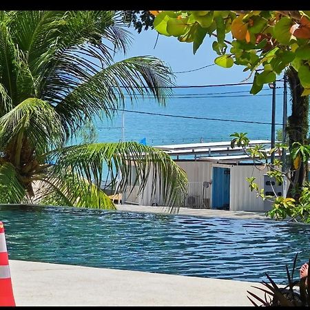 By The Sea Batu Ferringhi Beach Front Apartment Suite Bagian luar foto