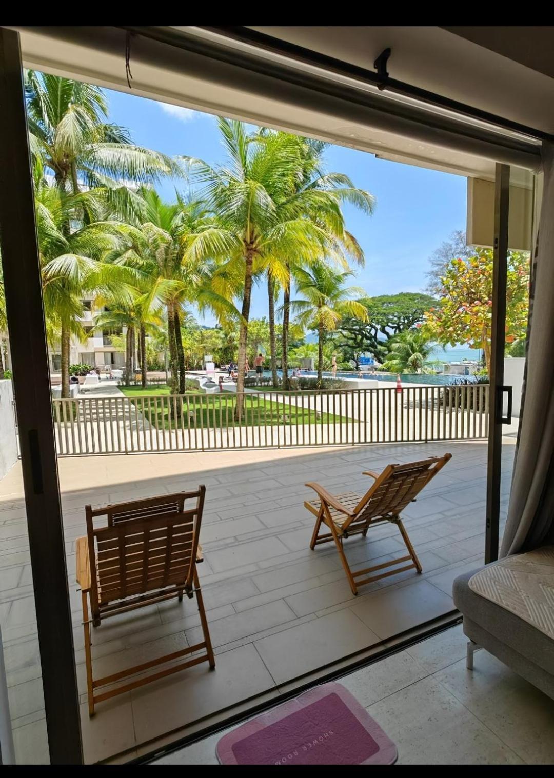 By The Sea Batu Ferringhi Beach Front Apartment Suite Bagian luar foto